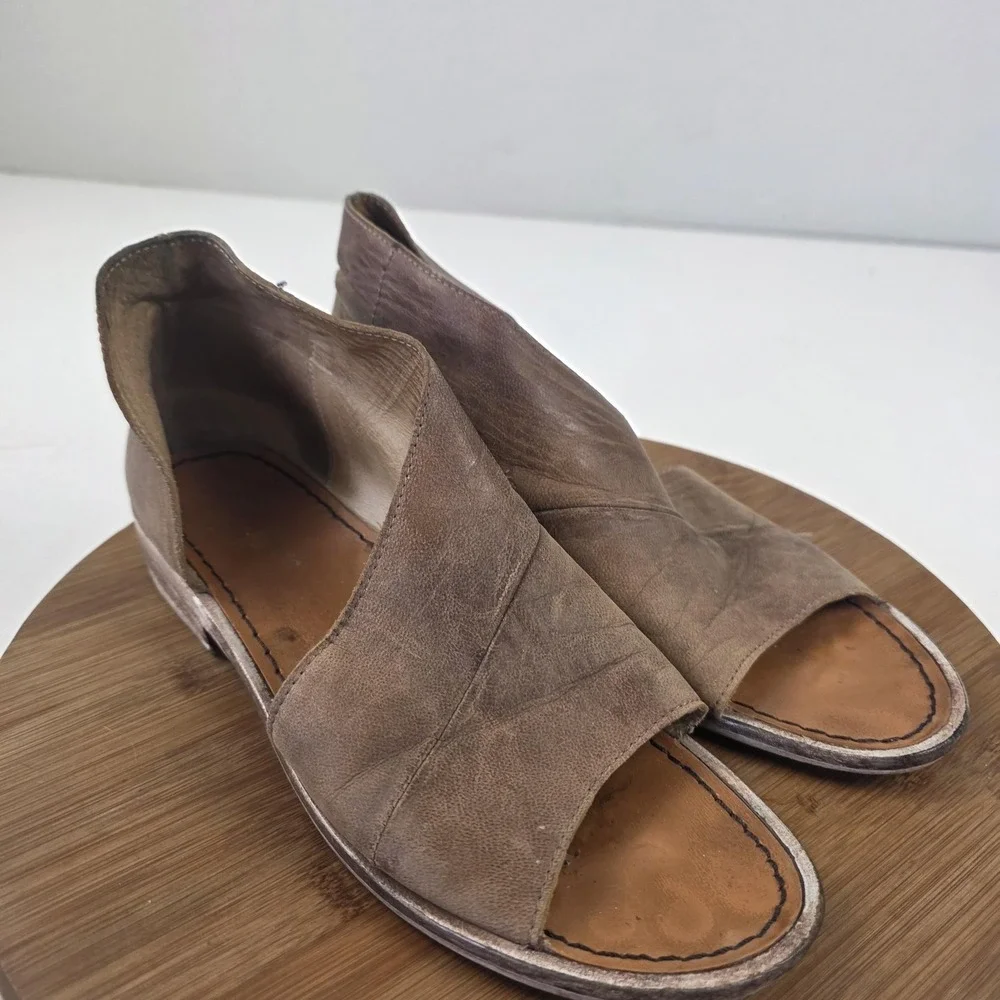 Free People Sandals Womens Size 9 Brown Leather Slip On Open Toe Low Block Heel